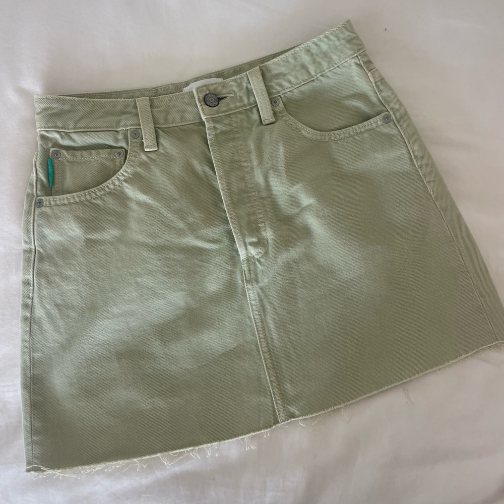 Boyish mini denim skirt